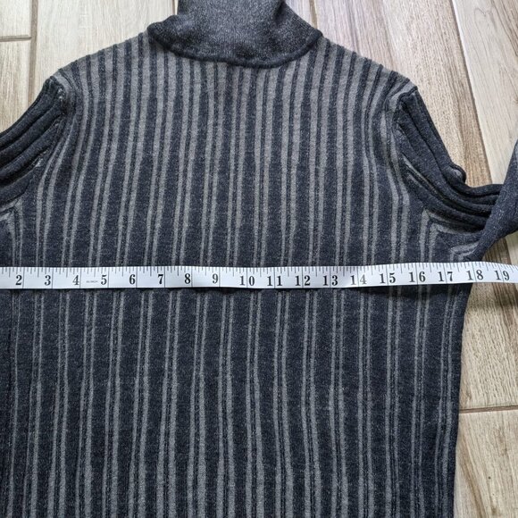 Armani Collezioni 100% Virgin Wool Turtleneck Sweater Gray Stripe Men’s Size S - Picture 6 of 7